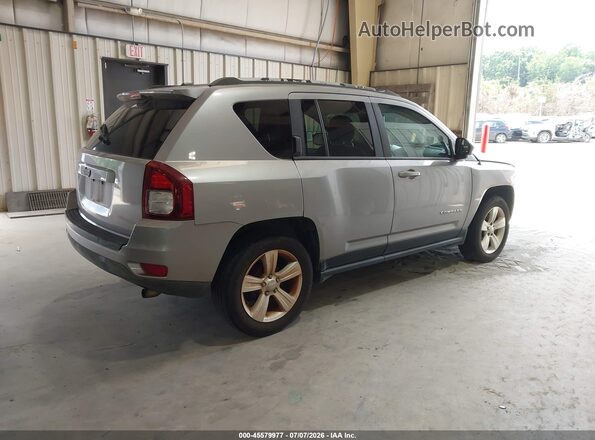 1C4NJCBA0HD123859 2017 JEEP COMPASS Серебряный Задняя правая четверть