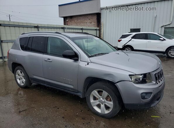 1C4NJCBA3GD628454 2016 JEEP COMPASS Серебряный Передняя правая четверть