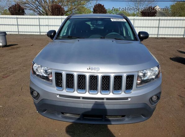1C4NJCBA4HD123282 2017 JEEP COMPASS Silver Widok z przodu