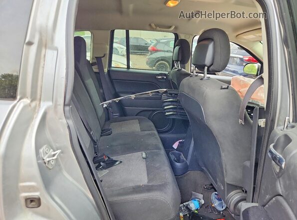 1C4NJCBA5GD812360 2016 JEEP COMPASS Silver Rear interior view