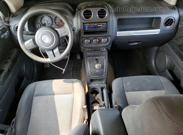 1C4NJCBA8GD611746 2016 JEEP COMPASS Белый Вид панели приборов