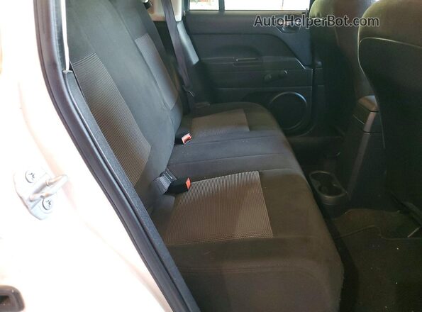 1C4NJCBA8HD136617 2017 JEEP COMPASS White Սալոնի հետևի տեսք
