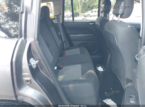 1C4NJCBAXGD620402 2016 JEEP COMPASS Gray Widok naklejki z numerem VIN