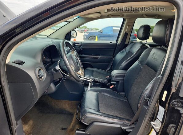 1C4NJCBB7GD676578 2016 JEEP COMPASS Black Вид салону спереду