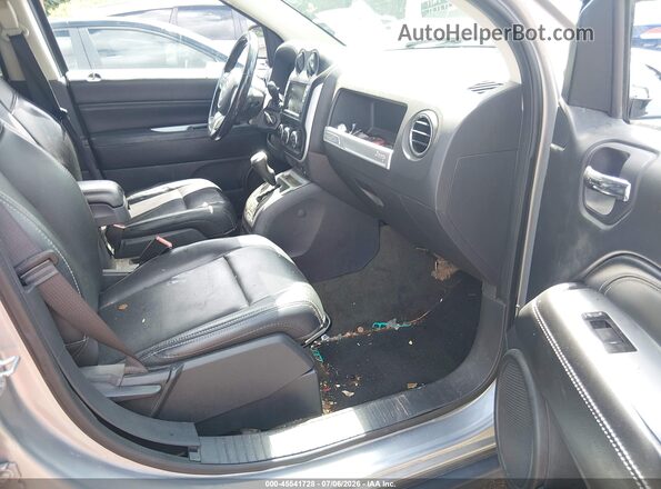 1C4NJCEA1GD806597 2016 JEEP COMPASS Серебряный Вид салона спереди