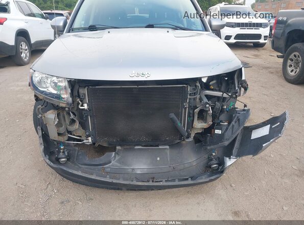 1C4NJCEA4HD206674 2017 JEEP COMPASS Серебряный Вид спереди