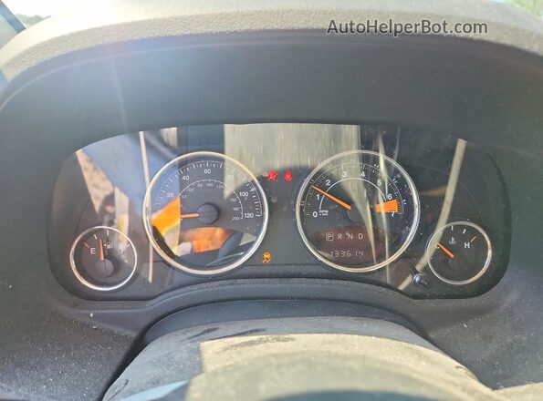 1C4NJCEA5GD716045 2016 JEEP COMPASS Silver Instrument cluster view