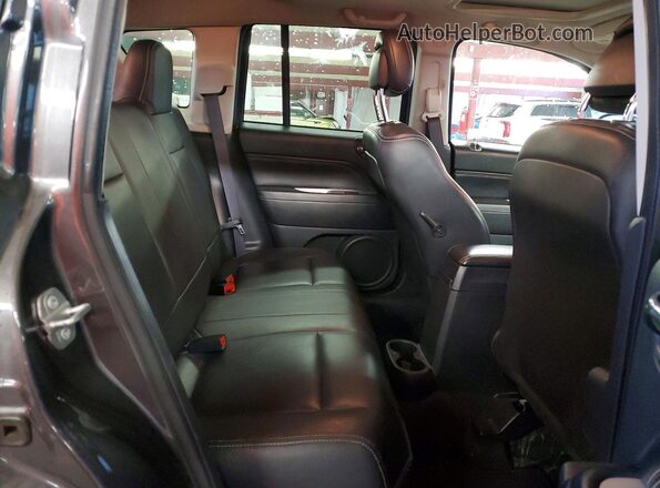 1C4NJCEA5GD806280 2016 JEEP COMPASS Угольный Вид задней части салона