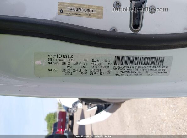1C4NJCEA8GD546814 2016 JEEP COMPASS White Вид підкапотного простору