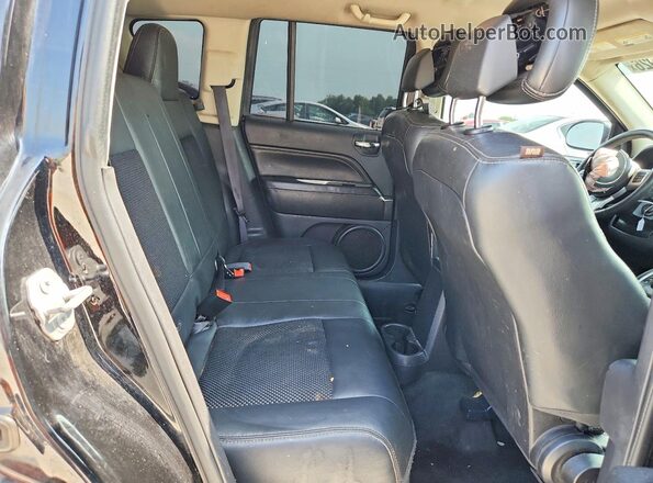 1C4NJCEA8GD675829 2016 JEEP COMPASS Black Вид задньої частини салону