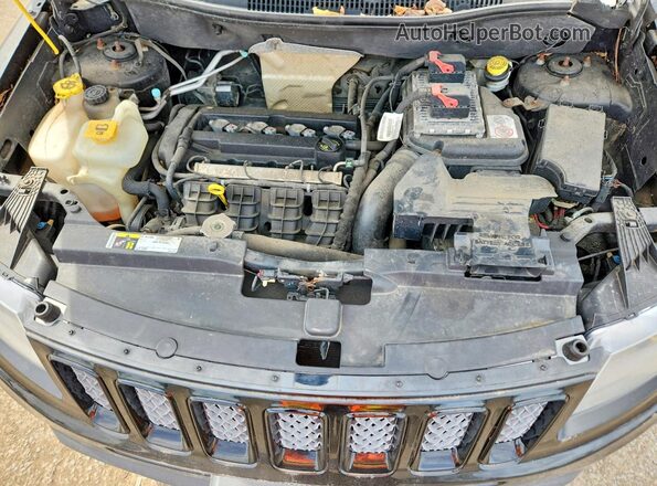 1C4NJCEAXGD604471 2016 JEEP COMPASS Black Rear interior view