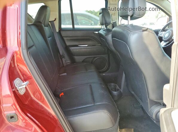 1C4NJCEB1HD185033 2017 JEEP COMPASS Maroon Вид задньої частини салону