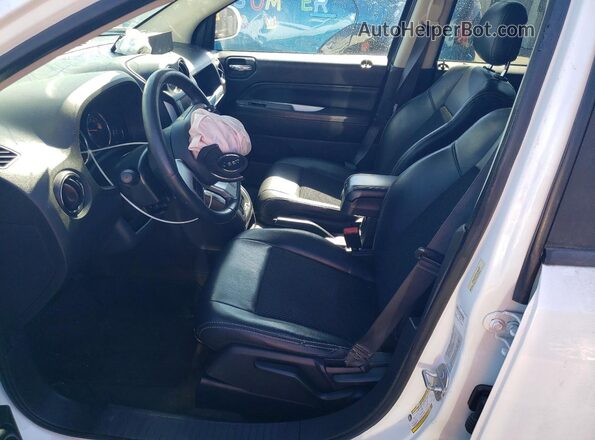 1C4NJCEB7GD754479 2016 JEEP COMPASS White Front interior view