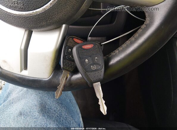 1C4NJCEB8HD130823 2017 JEEP COMPASS Gray Вид панелі приладів