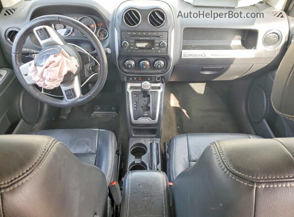 1C4NJCEBXHD185290 2017 JEEP COMPASS Tan Vista del salpicadero