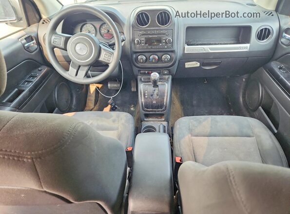 1C4NJDBB0GD626966 2016 JEEP COMPASS White Widok deski rozdzielczej