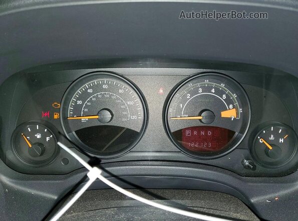 1C4NJDBB0HD154737 2017 JEEP COMPASS Maroon Вид щитка приладів