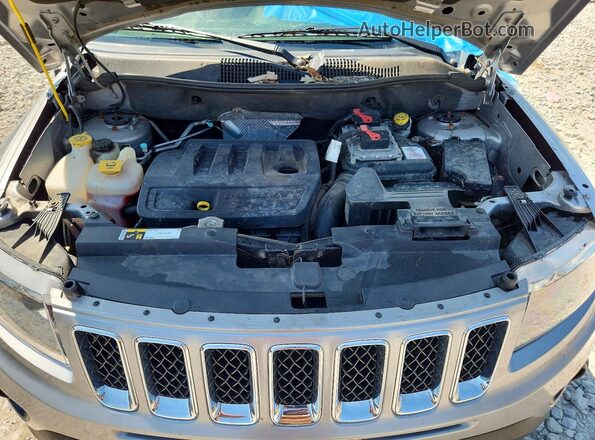 1C4NJDBB2GD556984 2016 JEEP COMPASS Silver Widok wnętrza z tyłu