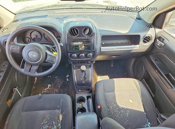 1C4NJDBB2GD556984 2016 JEEP COMPASS Silver Widok deski rozdzielczej