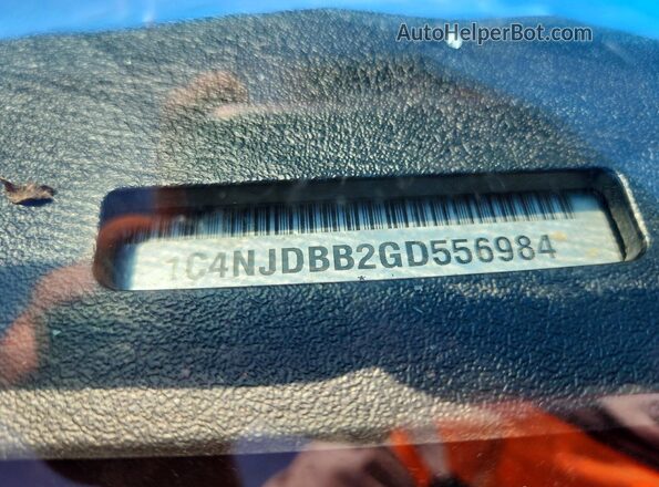 1C4NJDBB2GD556984 2016 JEEP COMPASS Silver Widok komory silnika