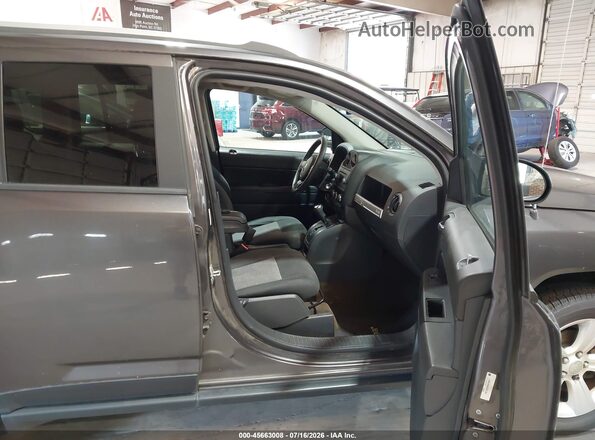 1C4NJDBB4GD501288 2016 JEEP COMPASS Gray Front interior view