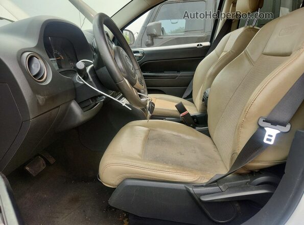 1C4NJDBB5HD112130 2017 JEEP COMPASS White Вид салону спереду