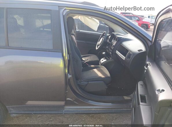 1C4NJDBB8HD144182 2017 JEEP COMPASS Gray Widok wnętrza z przodu