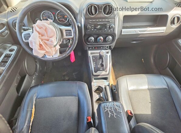 1C4NJDEB0GD663303 2016 JEEP COMPASS Black Widok deski rozdzielczej