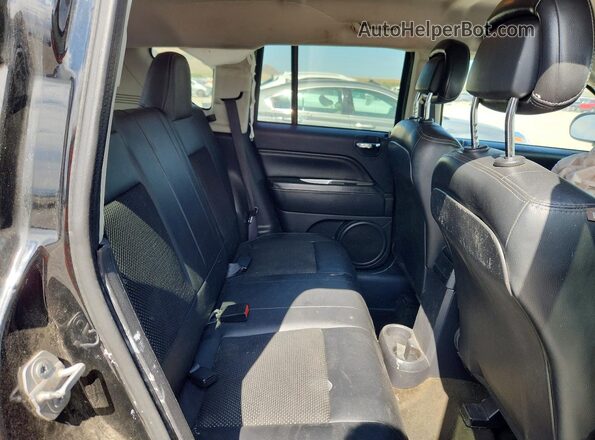 1C4NJDEB0GD663303 2016 JEEP COMPASS Black Widok tylnych siedzeń