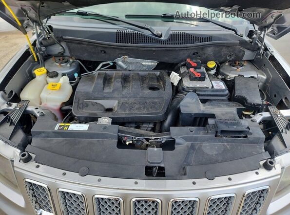 1C4NJDEB1GD597618 2016 JEEP COMPASS Silver ძრავის განყოფილების ხედი