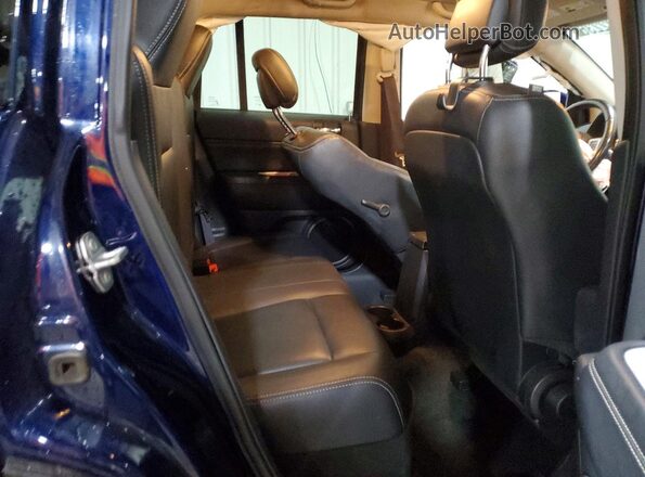 1C4NJDEB1GD765712 2016 JEEP COMPASS Blue Rear seats view