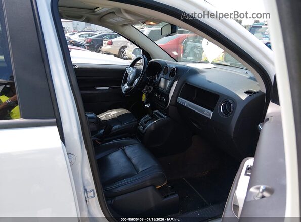 1C4NJDEB2HD100500 2017 JEEP COMPASS Белый Вид салона спереди