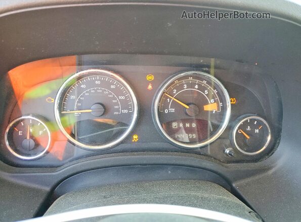 1C4NJDEB3HD100408 2017 JEEP COMPASS Черный Вид щитка приборов