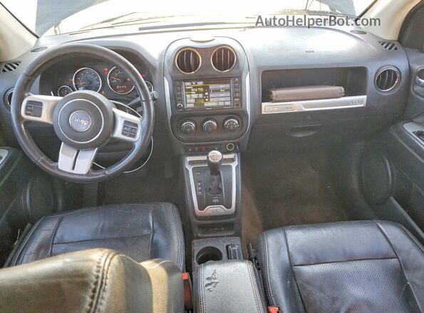 1C4NJDEB3HD100408 2017 JEEP COMPASS Черный Вид панели приборов