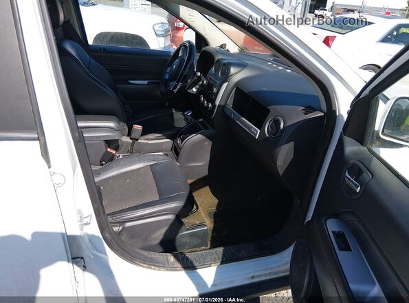 1C4NJDEB4HD191902 2017 JEEP COMPASS White Front interior view