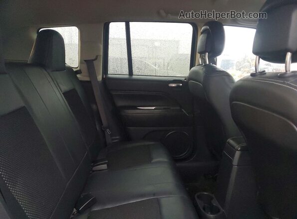 1C4NJDEB5GD662597 2016 JEEP COMPASS Silver Սալոնի հետևի տեսք