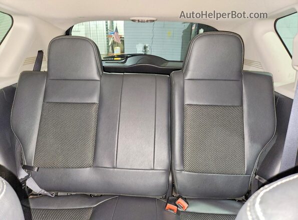 1C4NJDEB6GD545661 2016 JEEP COMPASS Green Rear seats view