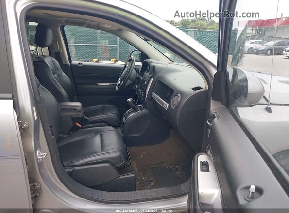 1C4NJDEB6GD709197 2016 JEEP COMPASS Silver Widok wnętrza z przodu