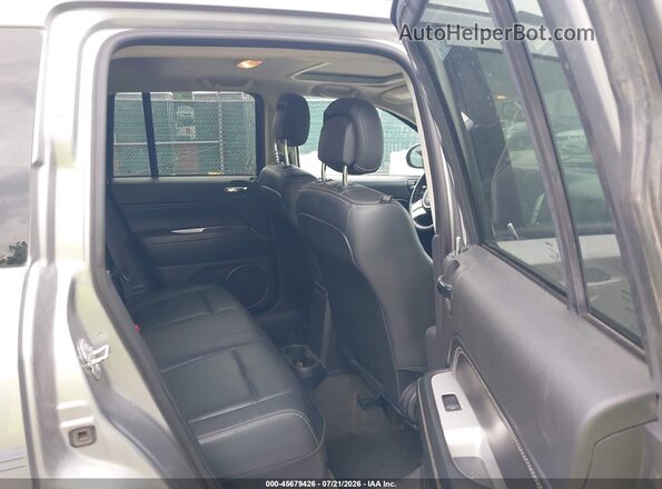 1C4NJDEB6GD709197 2016 JEEP COMPASS Silver Widok naklejki z numerem VIN