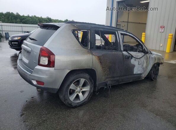 1C4NJDEB6HD193599 2017 JEEP COMPASS Silver Tył prawy