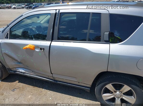 1C4NJDEBXGD546215 2016 JEEP COMPASS Silver Widok z przodu