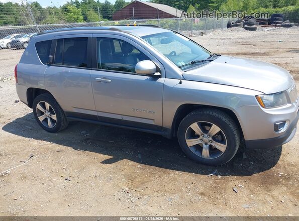 1C4NJDEBXGD546215 2016 JEEP COMPASS Silver Widok wnętrza z tyłu
