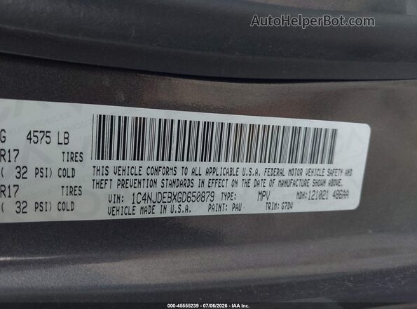 1C4NJDEBXGD650879 2016 JEEP COMPASS Gray Vista del compartimento del motor