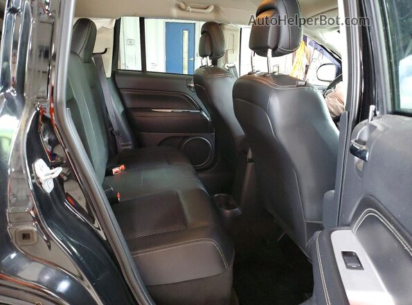 1C4NJDEBXGD759729 2016 JEEP COMPASS Black Вид задньої частини салону