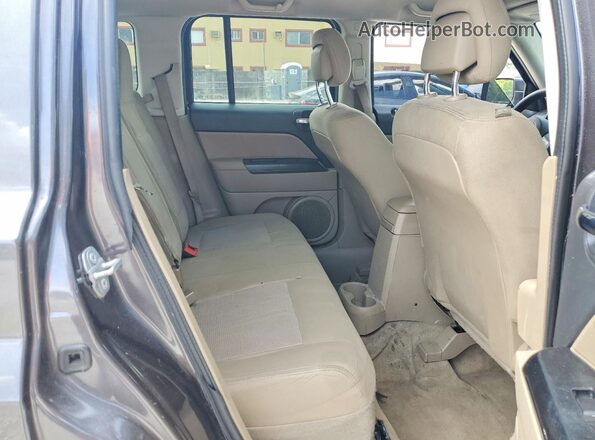 1C4NJPBA0HD149269 2017 JEEP PATRIOT Gray Հետևի նստատեղերի տեսք