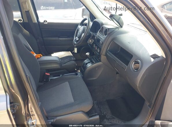 1C4NJPBA0HD207641 2017 JEEP PATRIOT Gray Widok wnętrza z przodu
