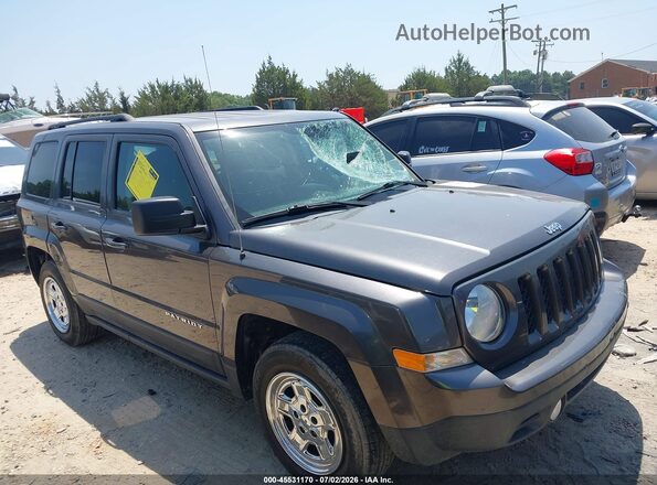 1C4NJPBA0HD207641 2017 JEEP PATRIOT Gray Widok wnętrza z tyłu
