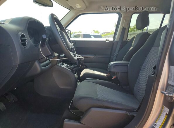 1C4NJPBA1GD532751 2016 JEEP PATRIOT Silver წინა სალონის ხედი