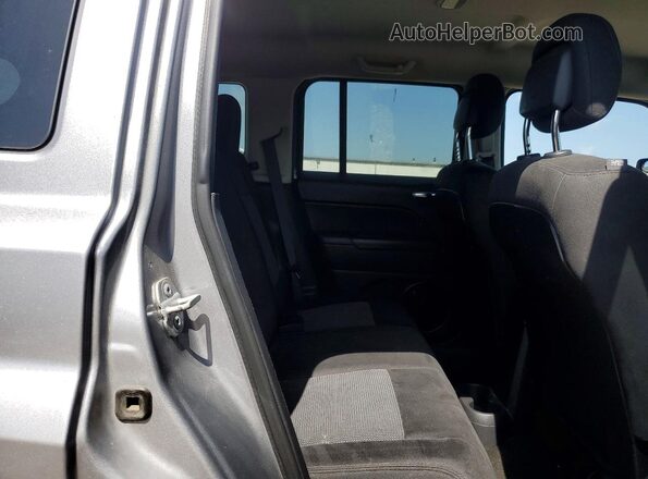 1C4NJPBA1GD532751 2016 JEEP PATRIOT Silver უკანა სალონის ხედი