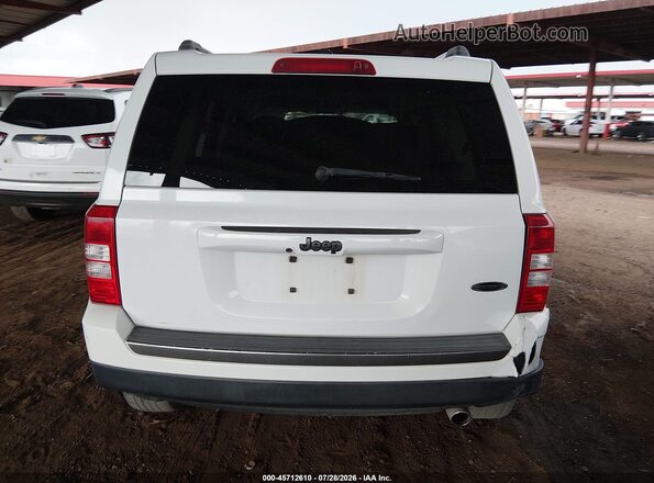 1C4NJPBA1GD601518 2016 JEEP PATRIOT White ხელსაწყოთა პანელის ხედი